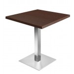 Table de restaurant avec base ronde en fonte avec plateau carré