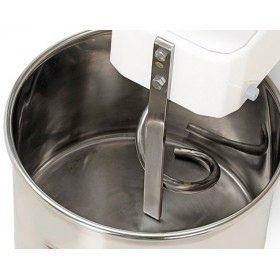 Pétrin 53L - 380 V. - 2 vitesses - tête relevable - roulettes