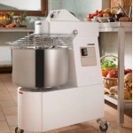Pétrin 7L - vitesse réglable + minuterie - tête fixe - 230 V. - roulettes