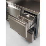 Table réfrigérée positive - GN1/1 - Garantie 2 ans - 228 L - 1 porte + 2 tiroirs - 1360 (L) x 700 (P) mm - Classe T